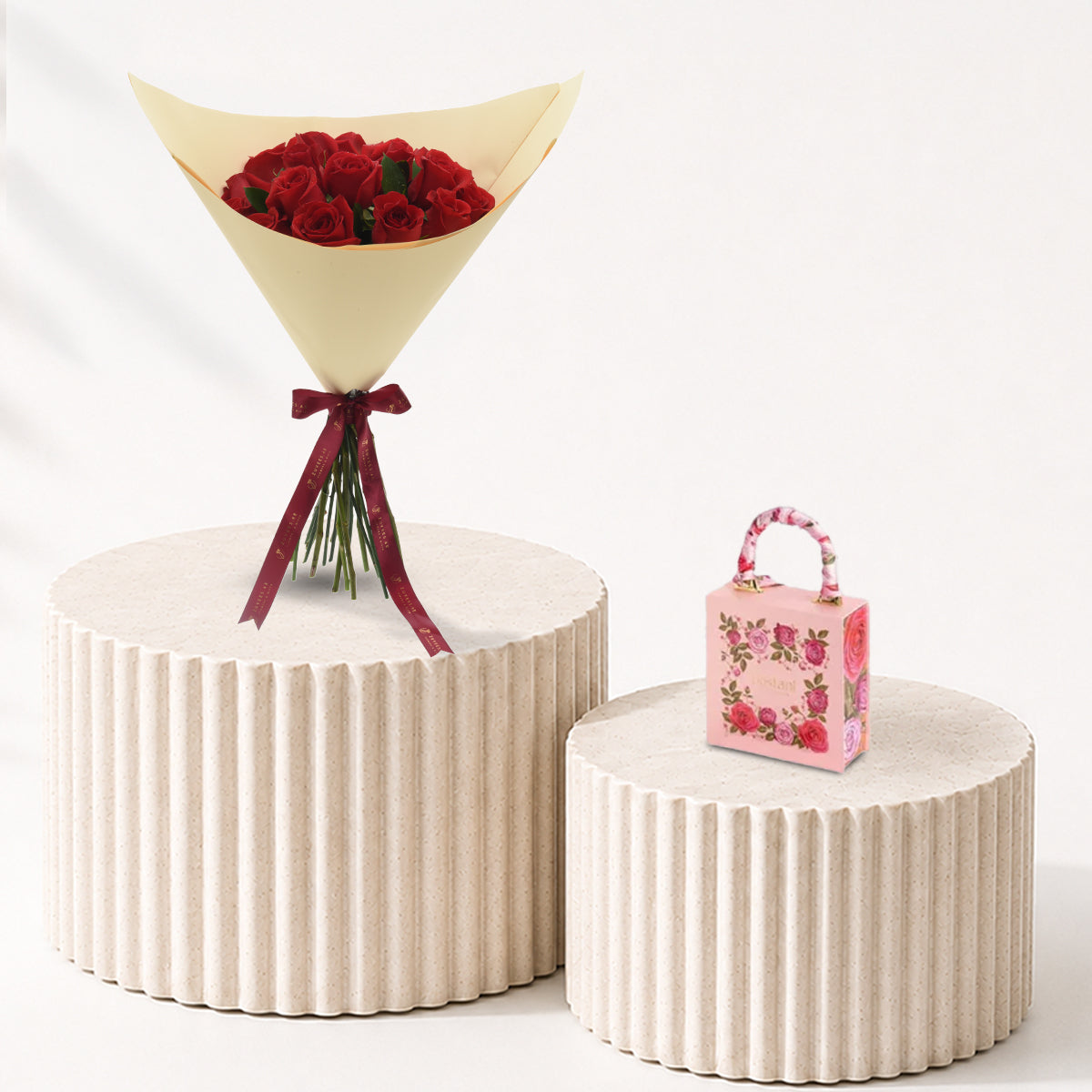 15 Roses, After Midnight Bouquet Chocolate Combo - Zuvees.ae
