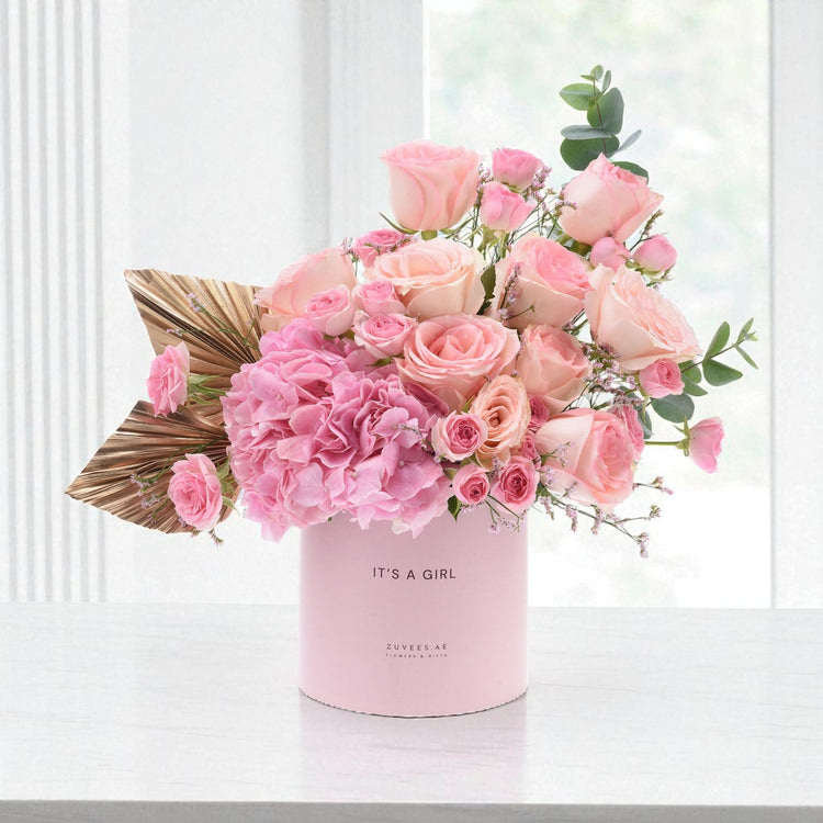 Pink roses & hydrangeas in "It&