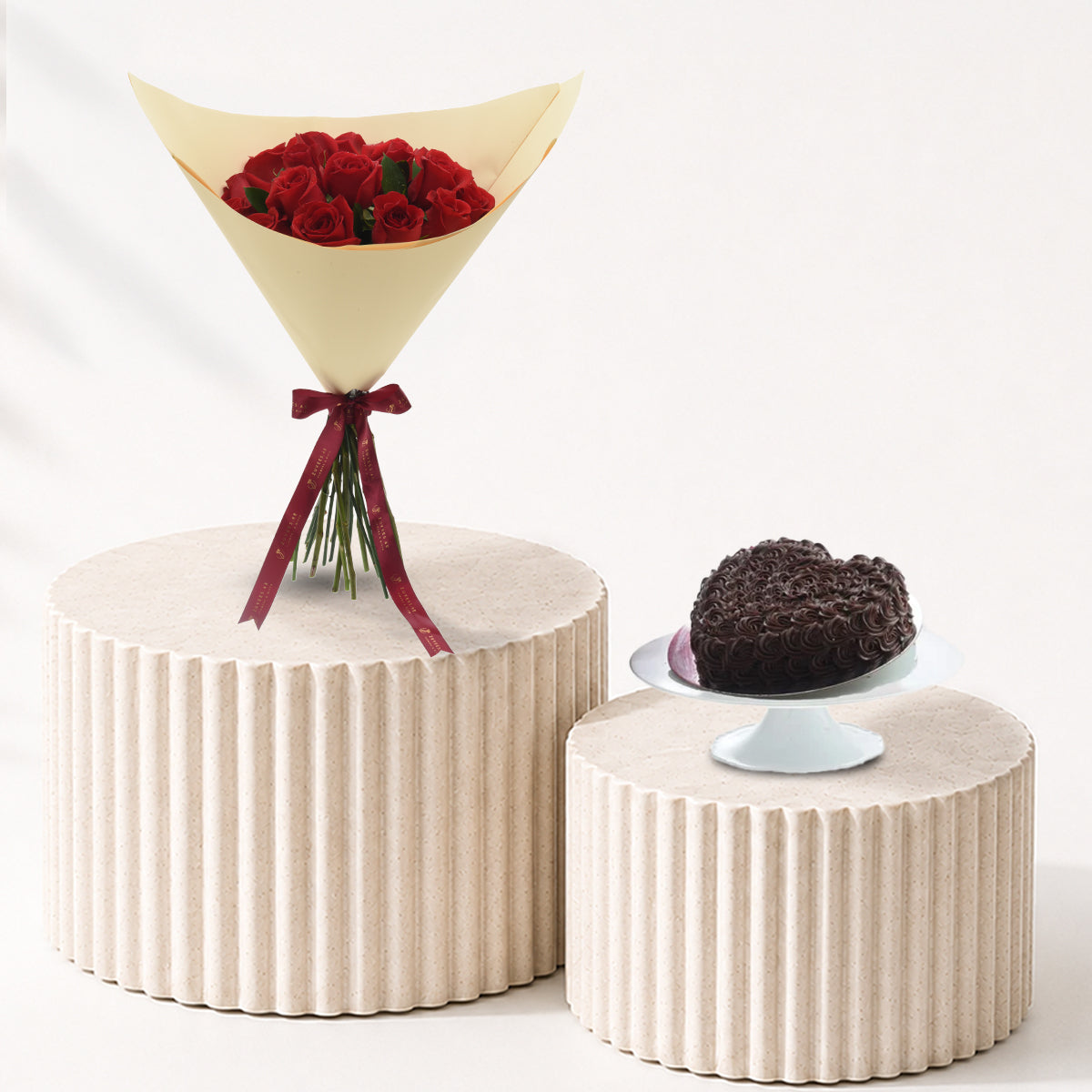 15 Roses, After Midnight Bouquet Cake Combo - Zuvees.ae