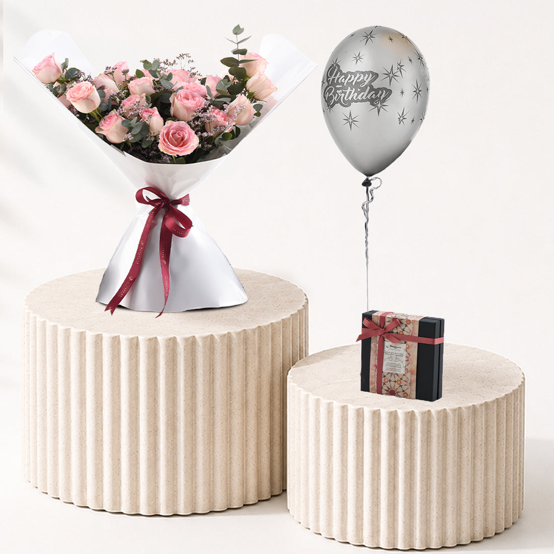 Royal Pink Bouquet &amp; Chocolate Combo - Zuvees.ae