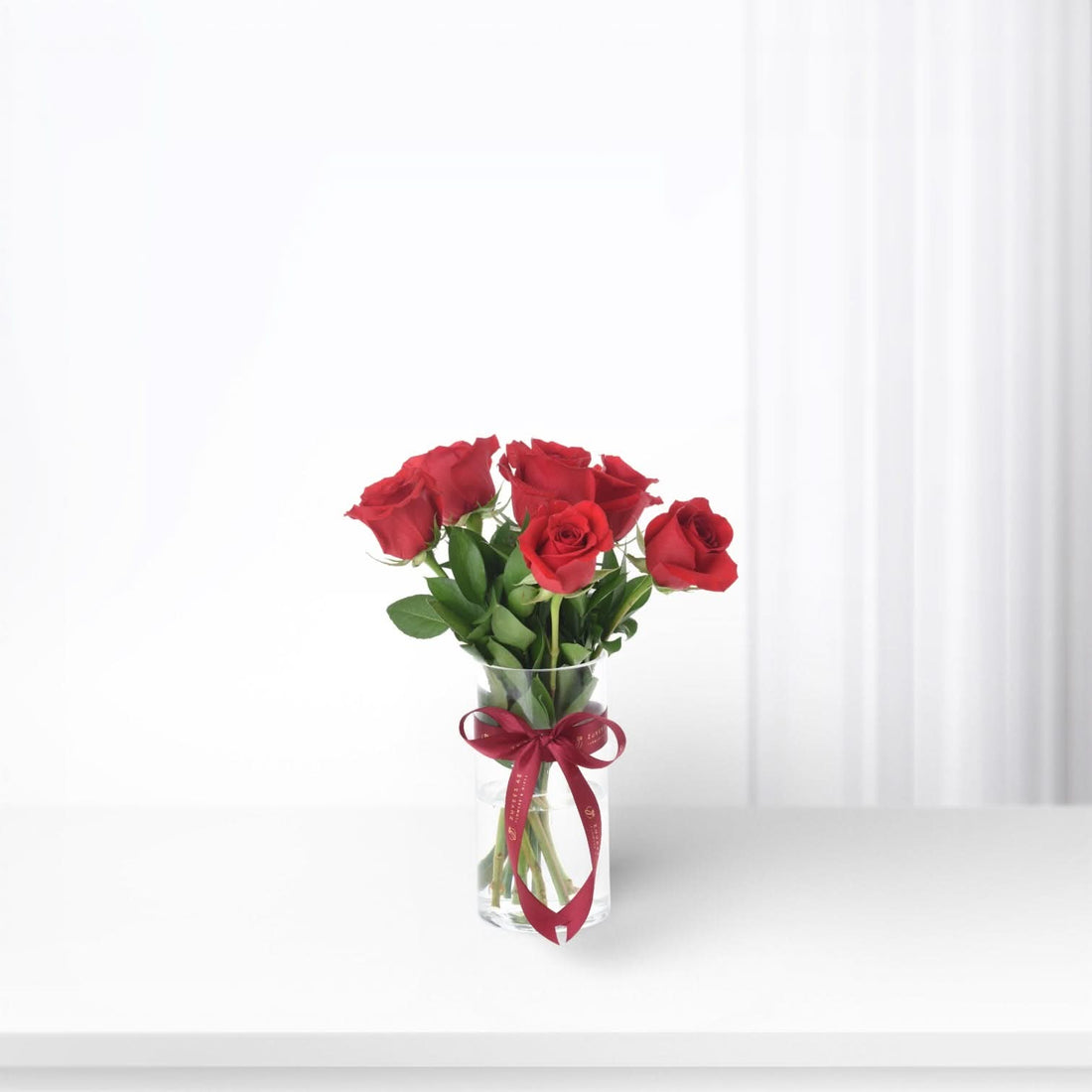 6 Roses In Glass Vase - Zuvees.ae
