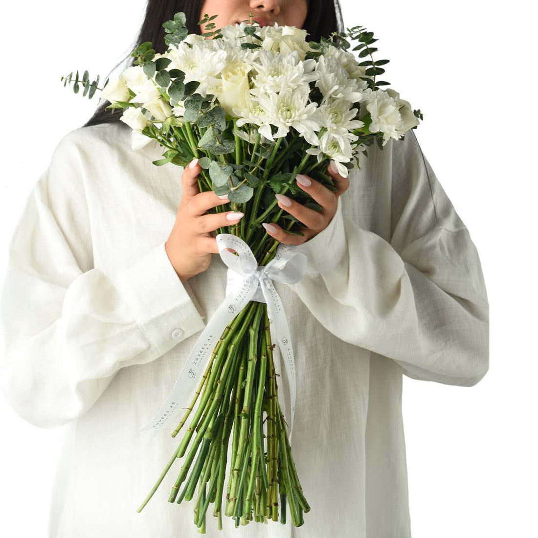 A Garden in White Bouquet - Zuvees.ae