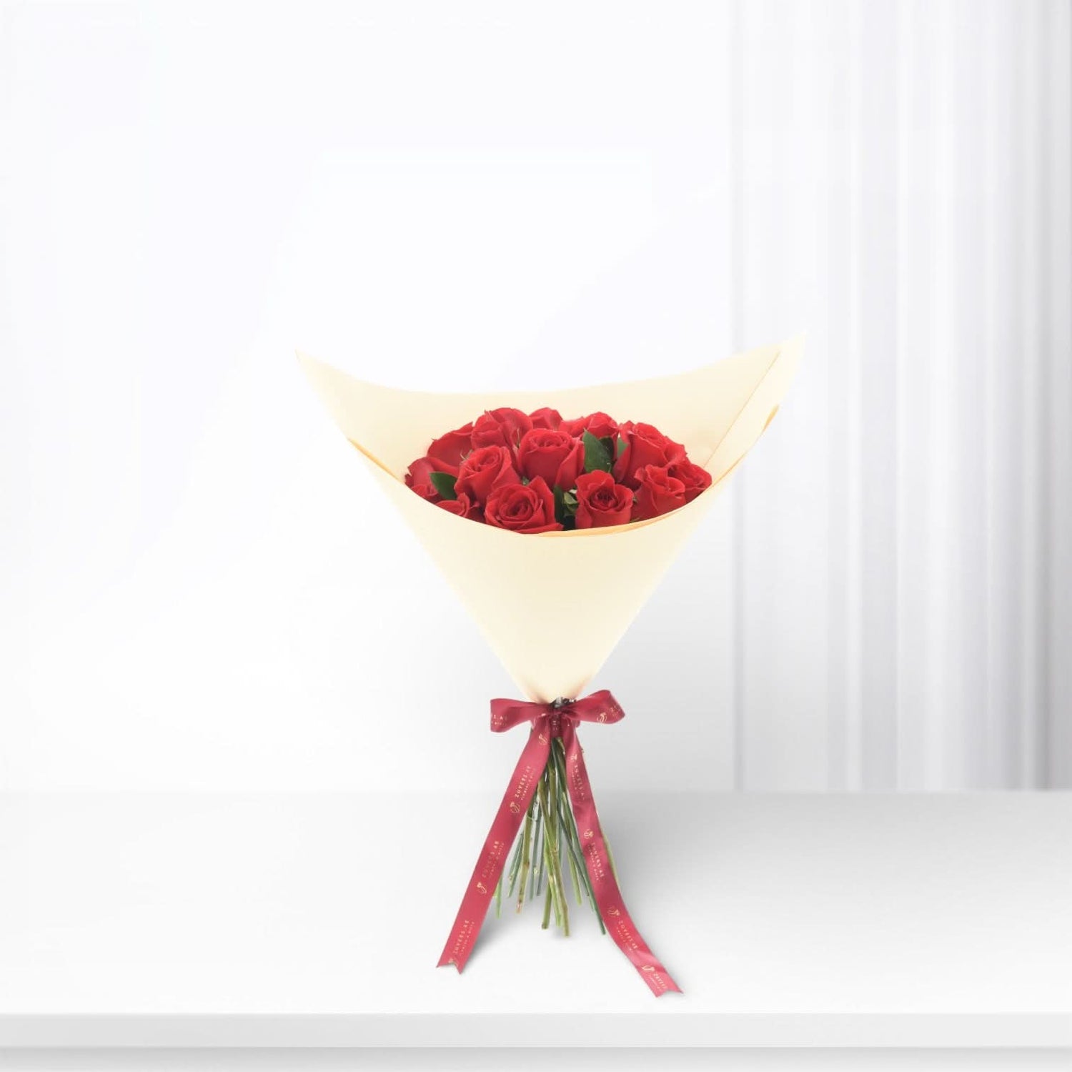15 Roses, After Midnight Bouquet - Zuvees.ae