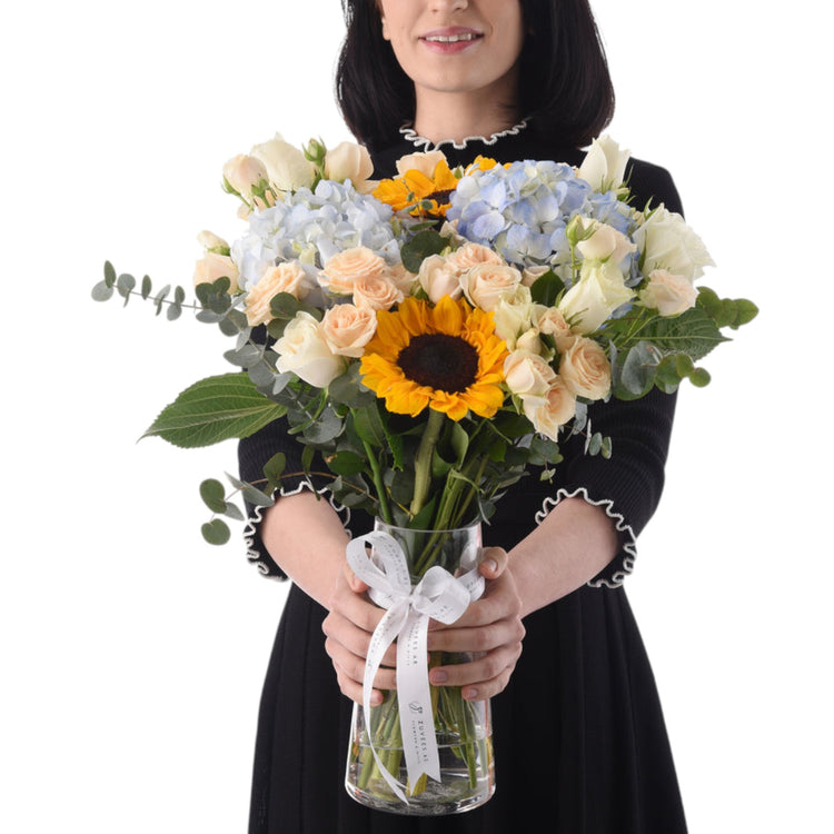 Summer Sky Radiance Vase - Zuvees.ae