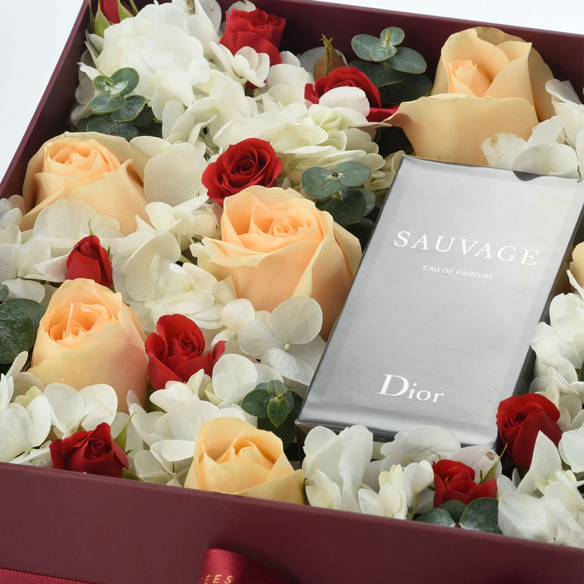 The Blooming Gallery Box with Dior Suavage