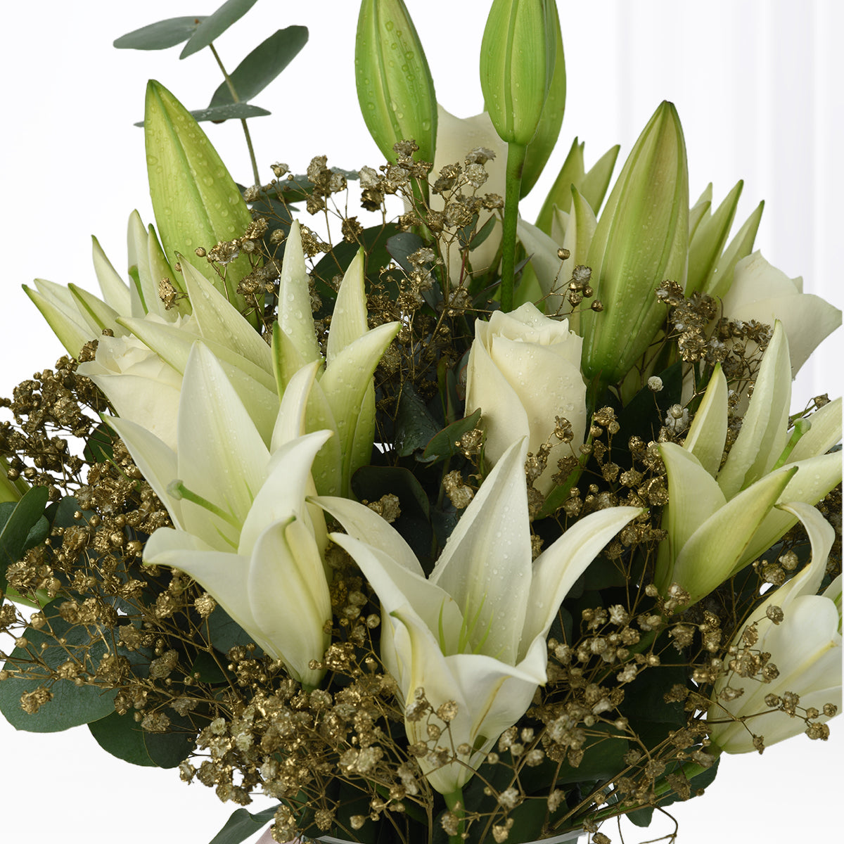White Laurels Vase - Zuvees.ae